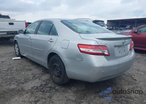 2011 Toyota Camry Le z USA, uszkodzony, nr VIN 4T1BF3EK3BU728485